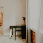 Old Brick Boutique 4*