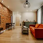 Old Brick Boutique Apartahotel 4*