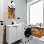 Old Brick Boutique 4*