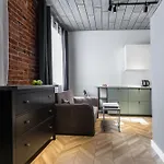 Old Brick Boutique 4*
