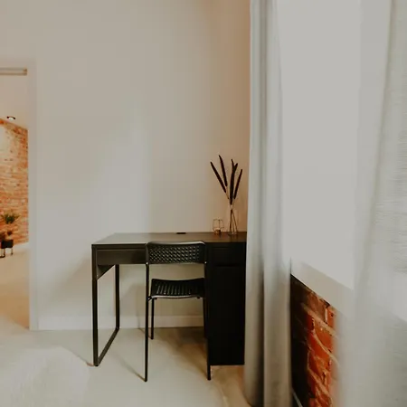 Old Brick Boutique 3*