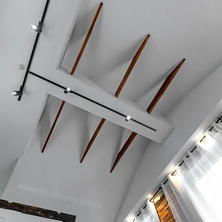 Old Brick Boutique 3*