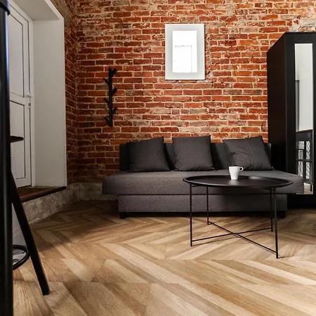 Old Brick Boutique 4*
