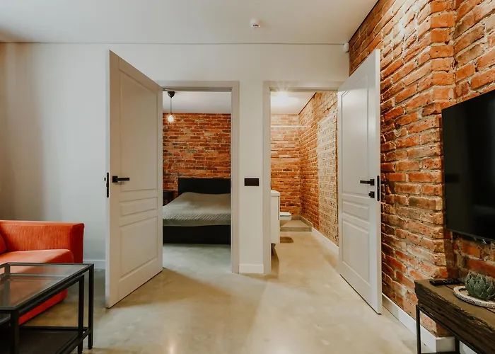 Old Brick Boutique 3*