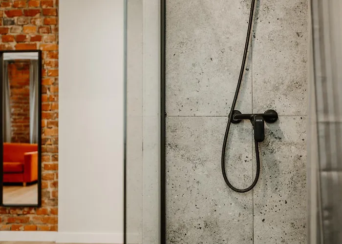 Old Brick Boutique 3*